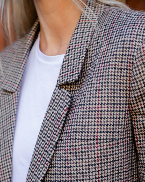 Edmond - in beige linen