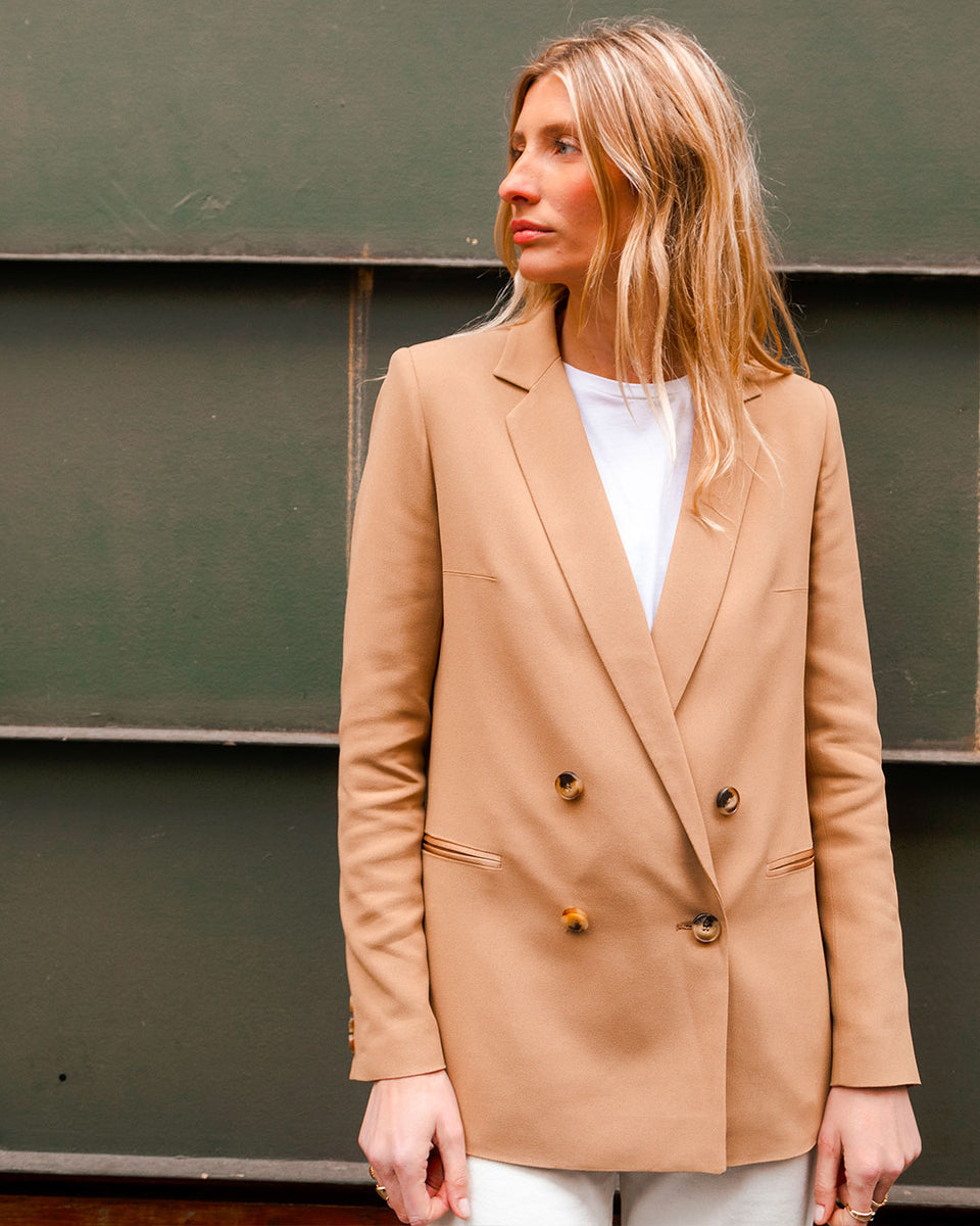 Albert - in beige crepe