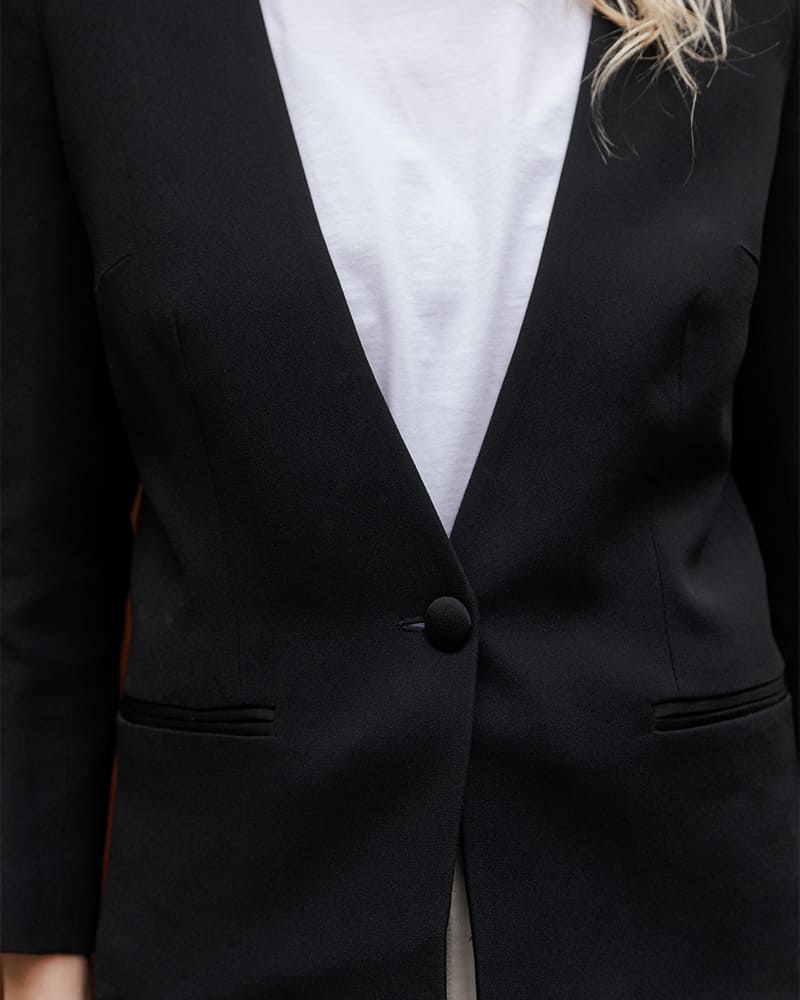 Stefan - in black crepe