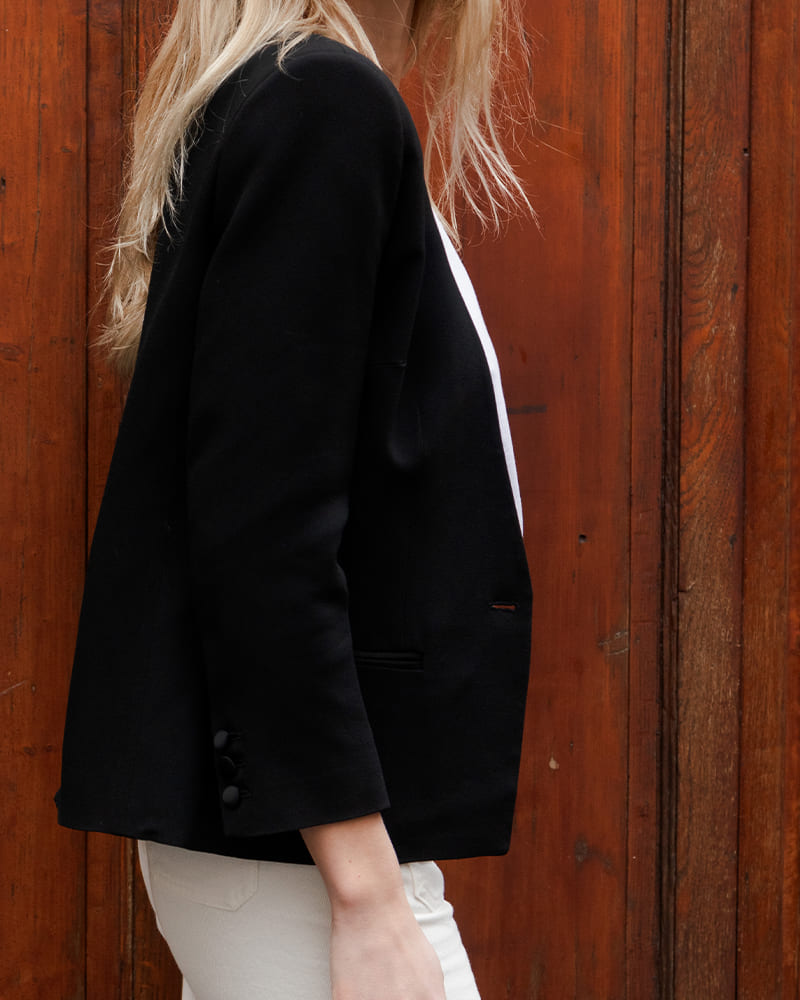 Stefan - in black crepe
